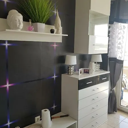 1 Apartament *